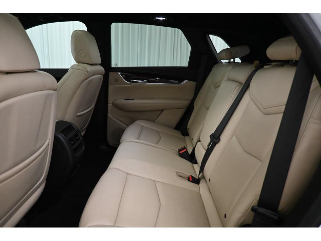Used 2018 Cadillac XT5 Luxury w/ Driver Awareness Package AWD/4WD image 21