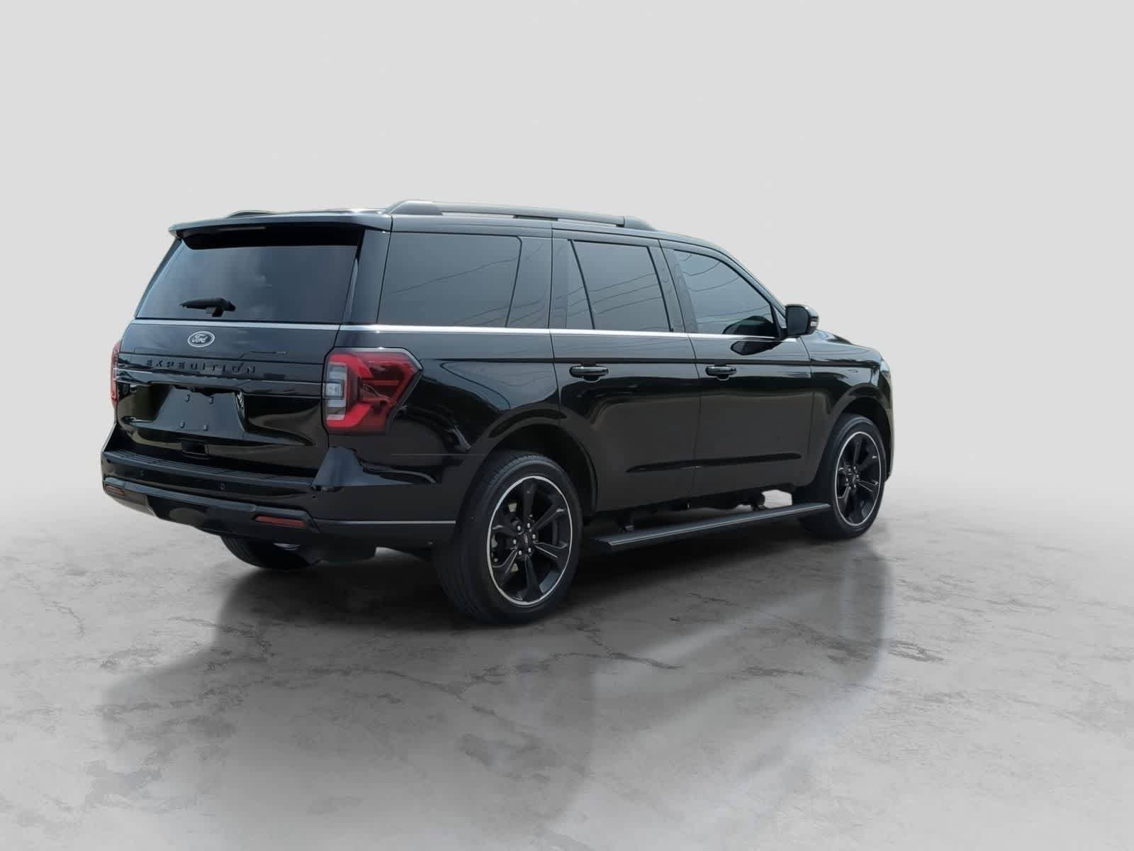 Used 2024 Ford Expedition Limited AWD/4WD image 8