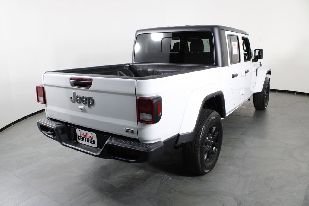 Used 2023 Jeep Gladiator Overland image 15