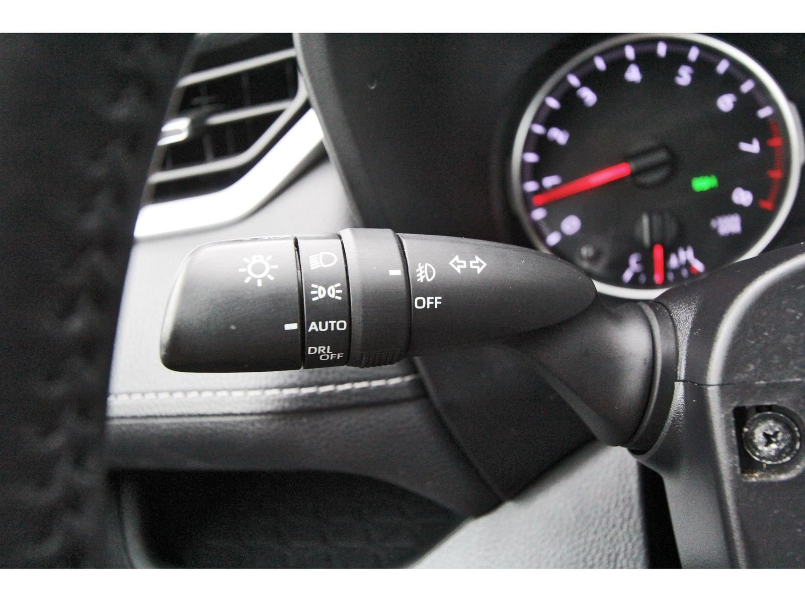 Used 2021 Toyota RAV4 XLE Premium FWD image 17