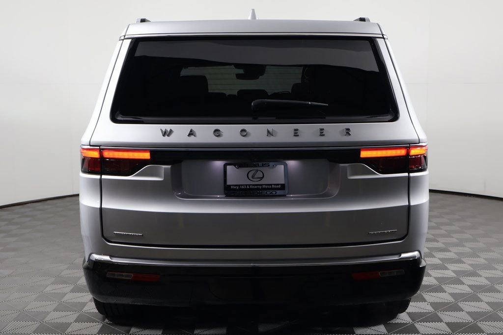 Used 2022 Jeep Wagoneer Series III w/ Flexible Seating Group image 5