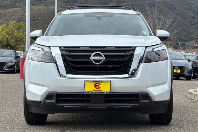 New 2025 Nissan Pathfinder SV w/ SV Premium Package image 3