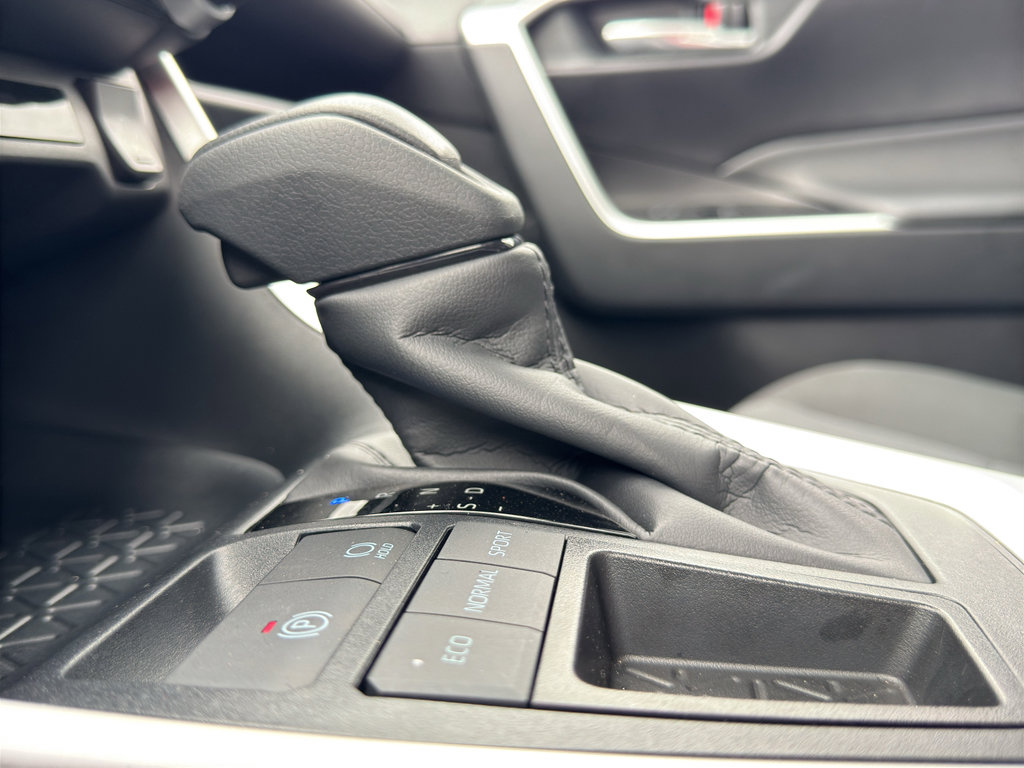 Certified 2025 Toyota RAV4 XLE w/ Convenience Package image 27