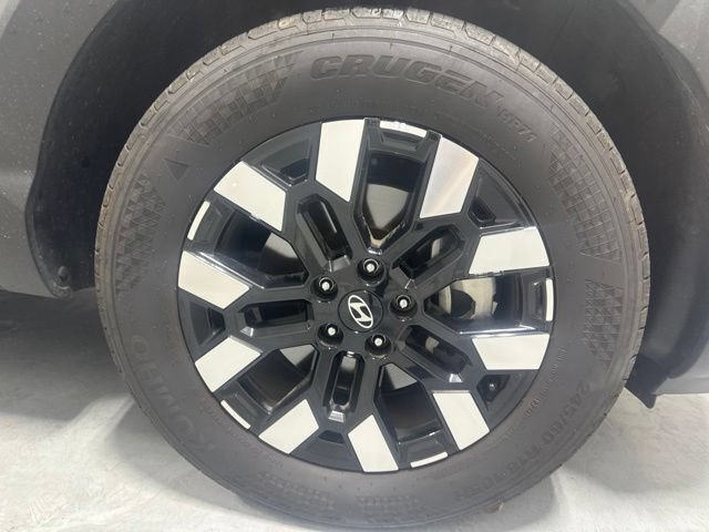 Used 2025 Hyundai Santa Cruz SEL FWD image 4