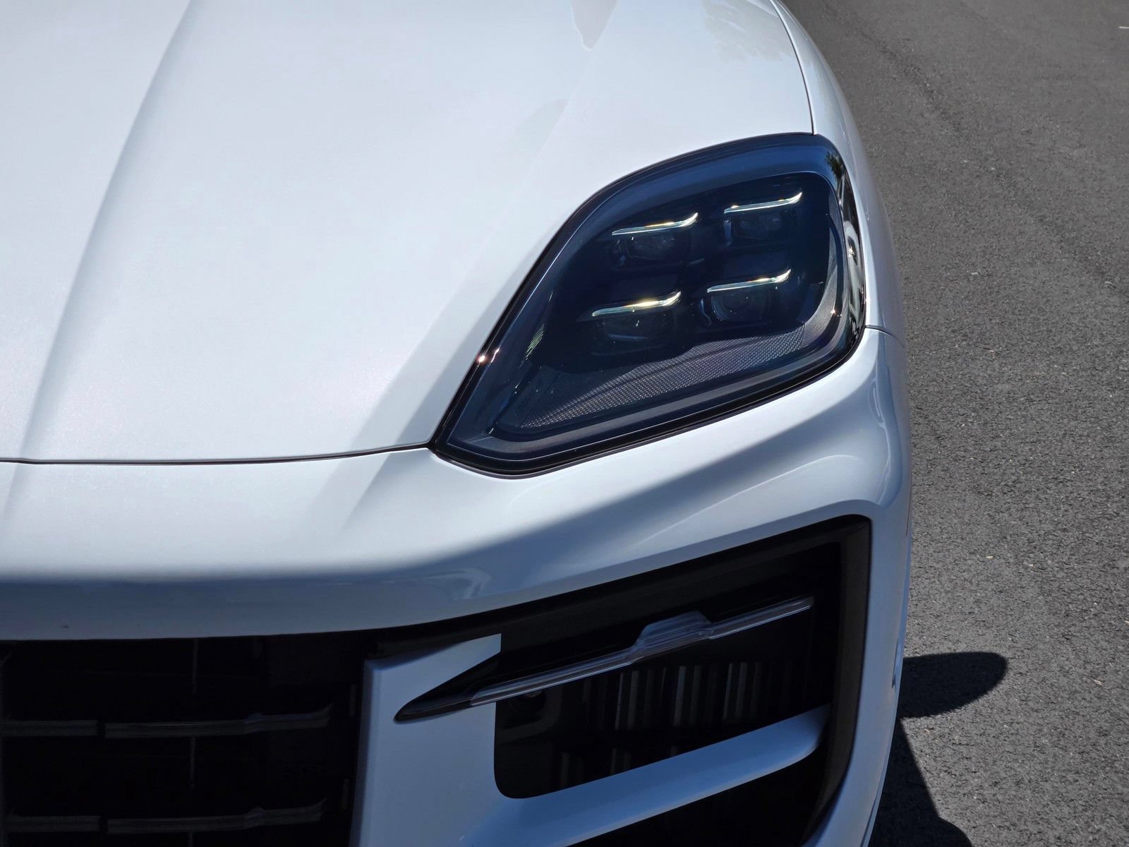 Certified 2026 Porsche Cayenne GTS AWD/4WD image 12