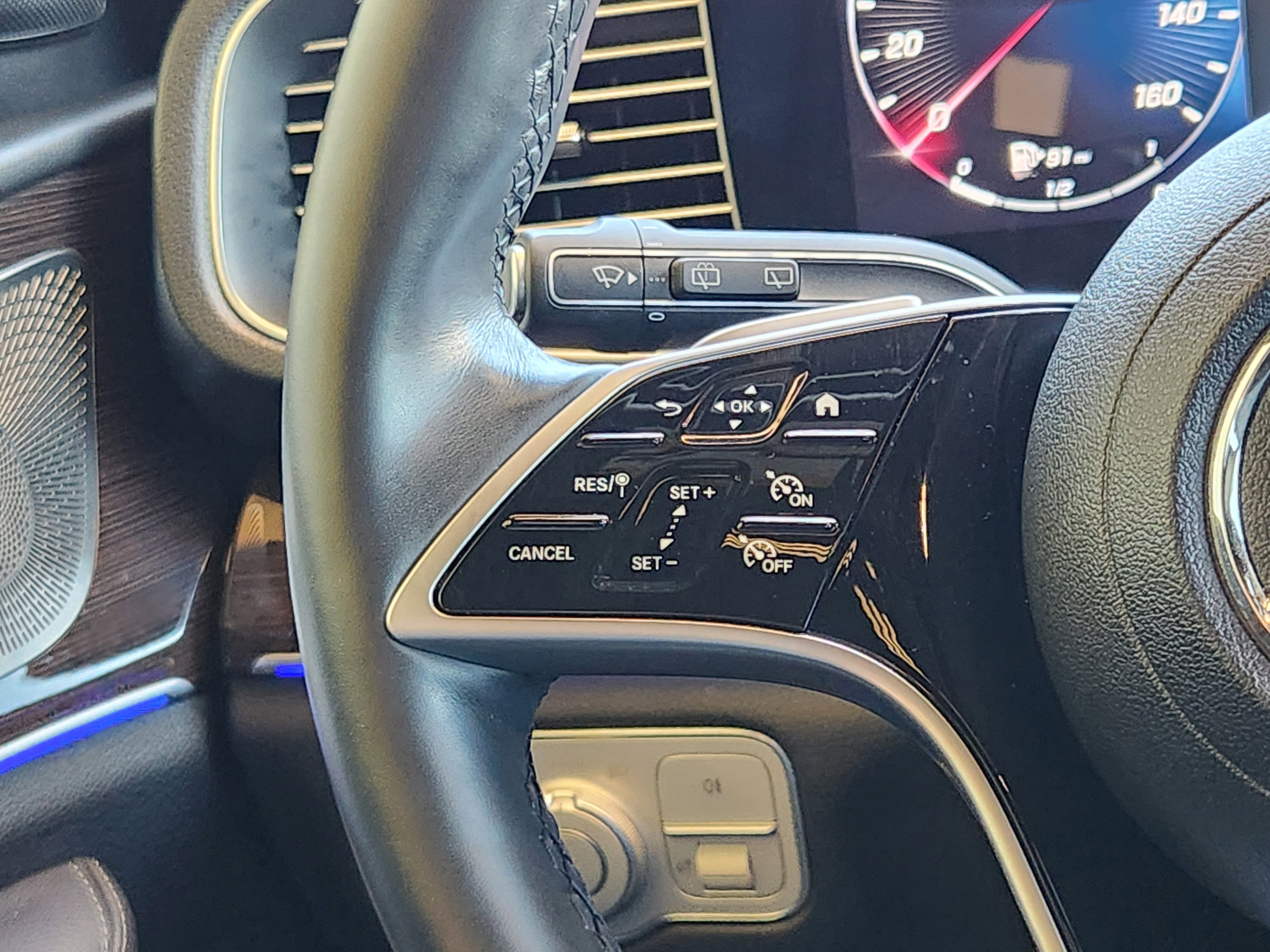 Certified 2024 Mercedes-Benz GLE 350 4MATIC image 25