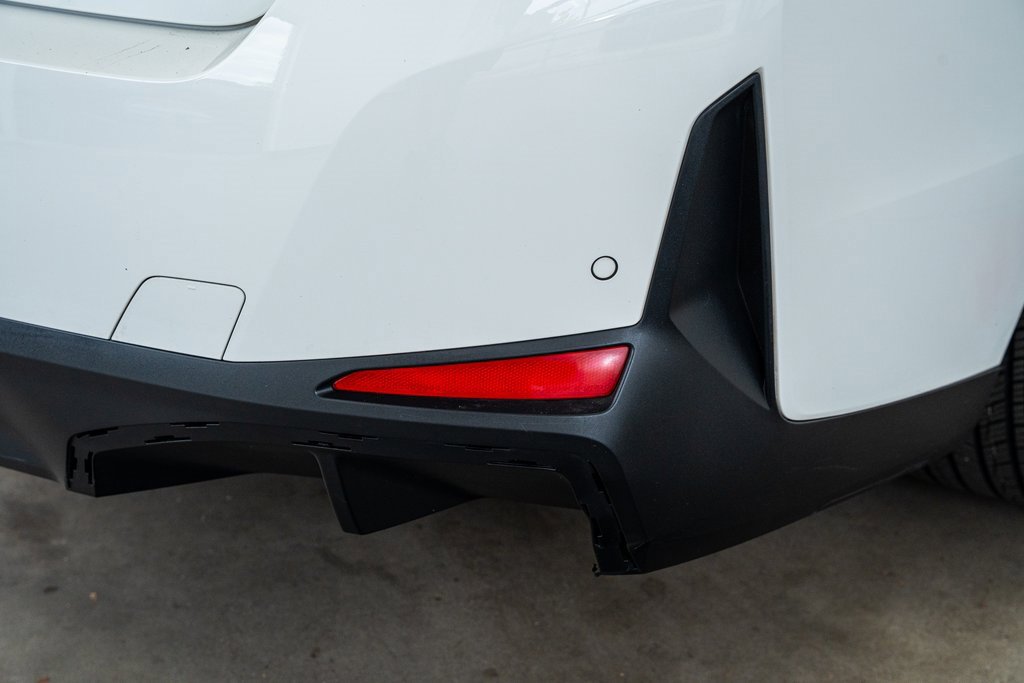 Used 2022 BMW i4 eDrive40 image 29