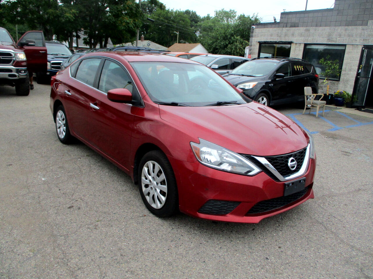 Used 2016 Nissan Sentra SV image 1