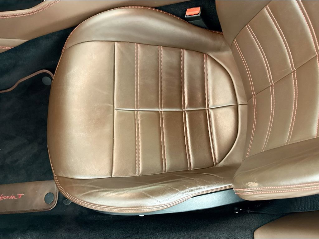 Used 2016 Ferrari California T RWD image 19