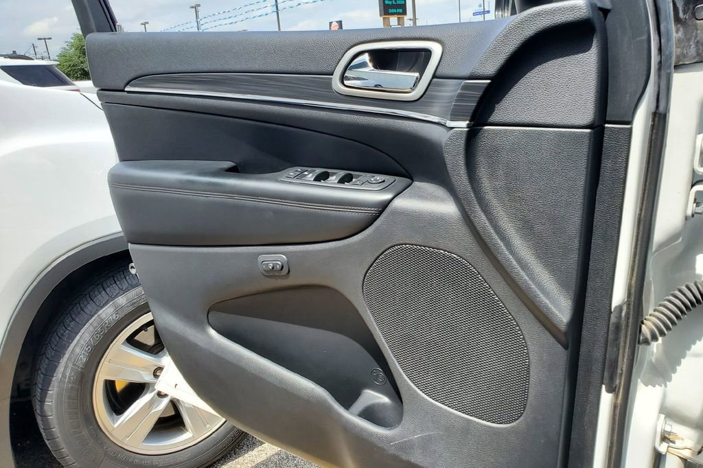 Used 2022 Jeep Grand Cherokee Limited w/ Tech Group RWD image 13