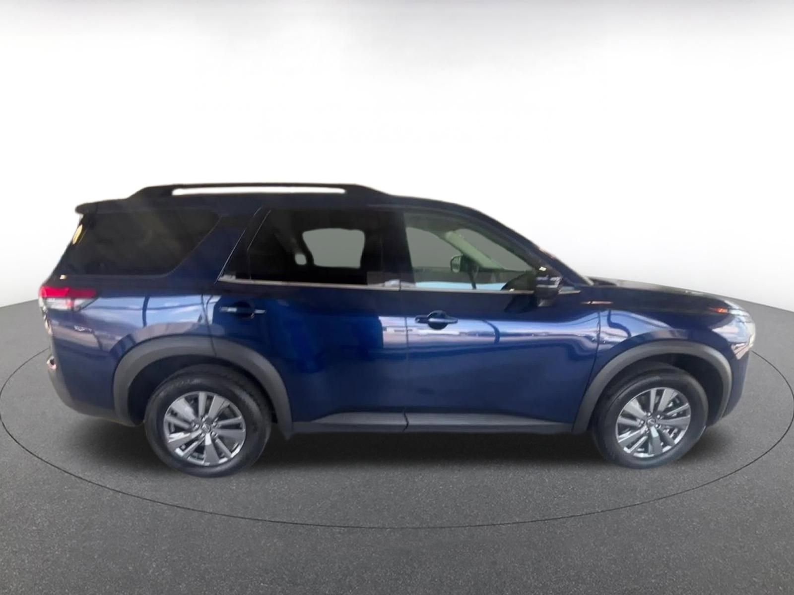 Used 2025 Nissan Pathfinder SV AWD/4WD image 22
