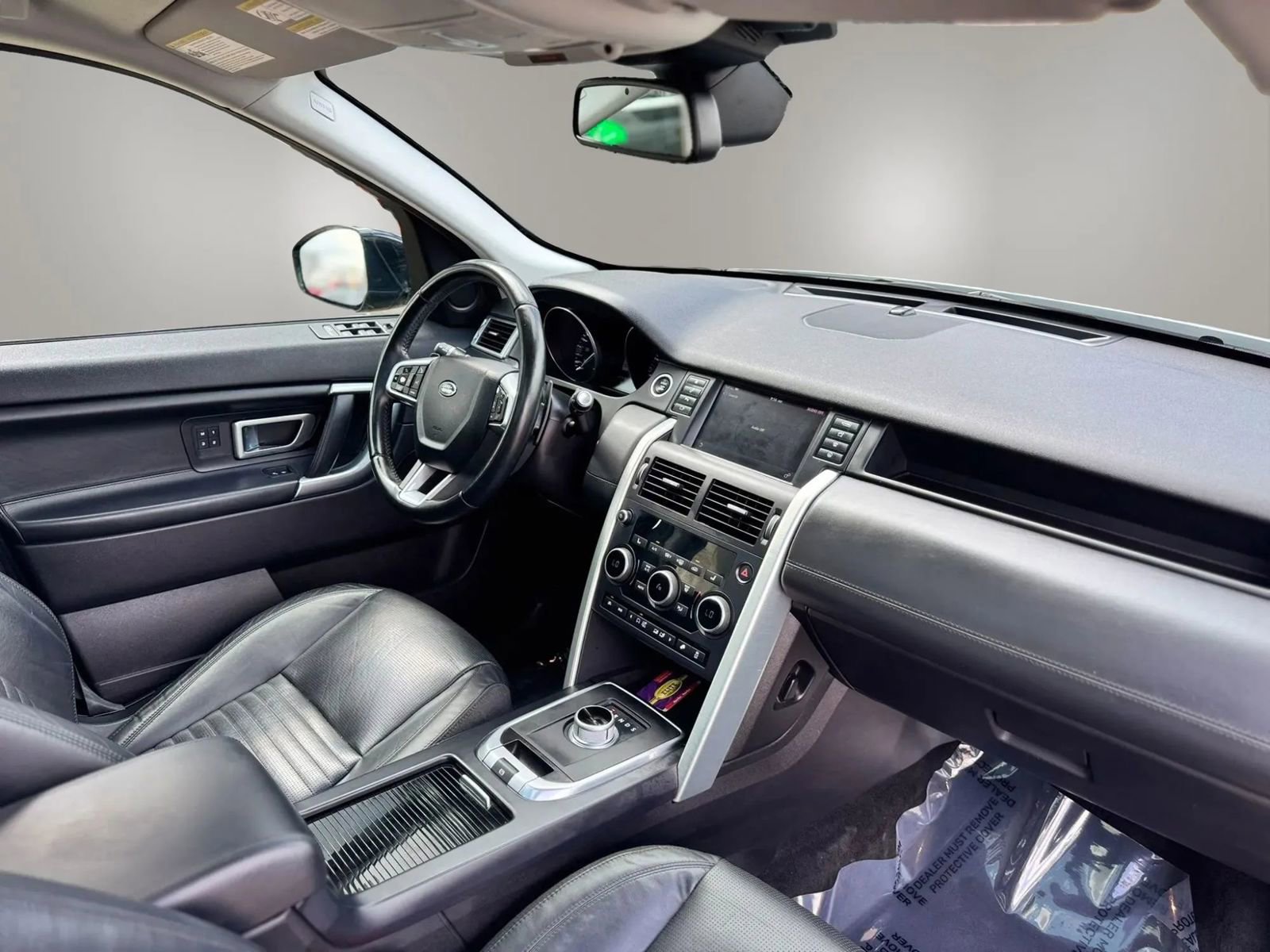 Used 2016 Land Rover Discovery Sport HSE Luxury image 23