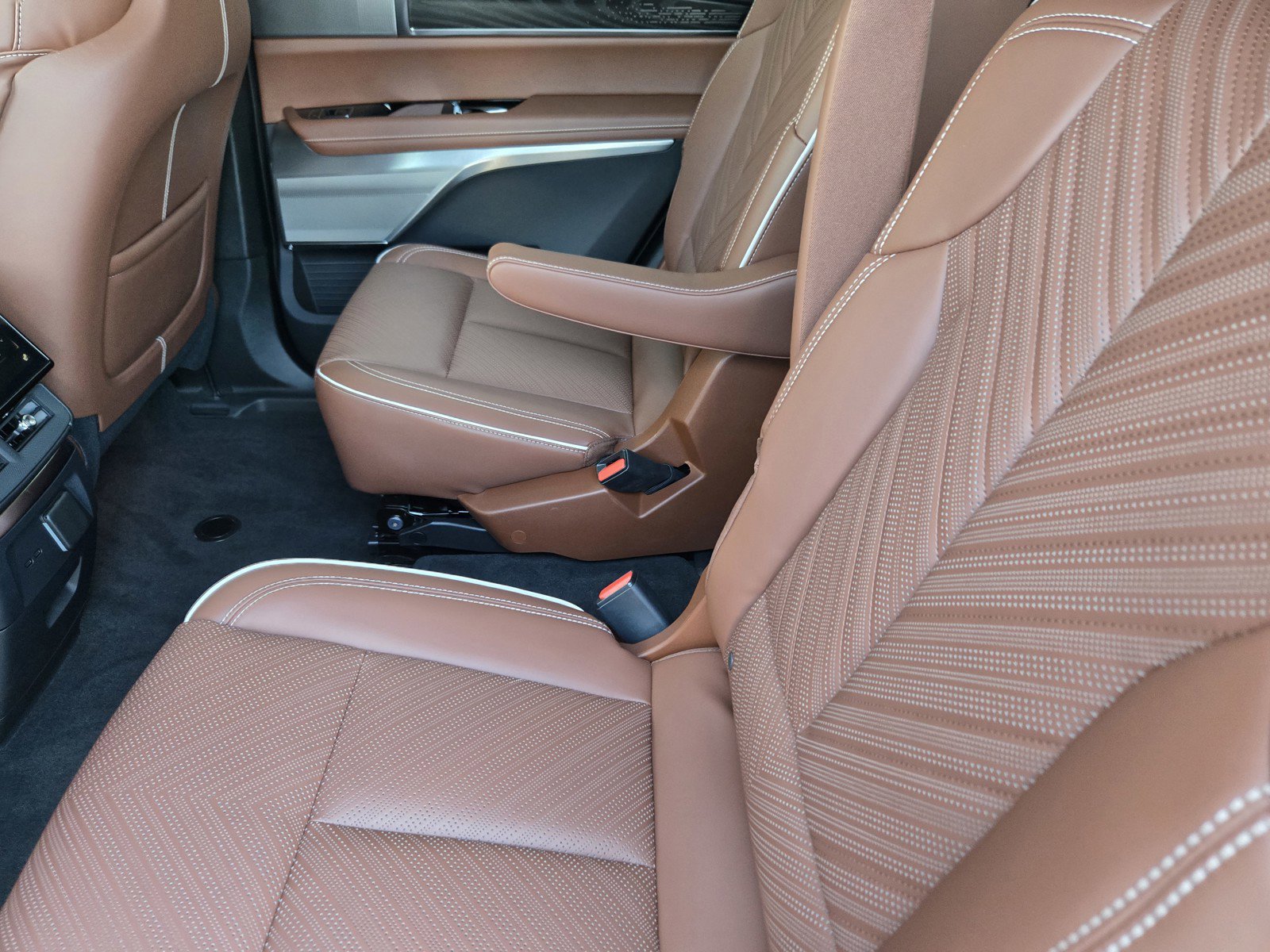 New 2026 Cadillac Vistiq Platinum image 6
