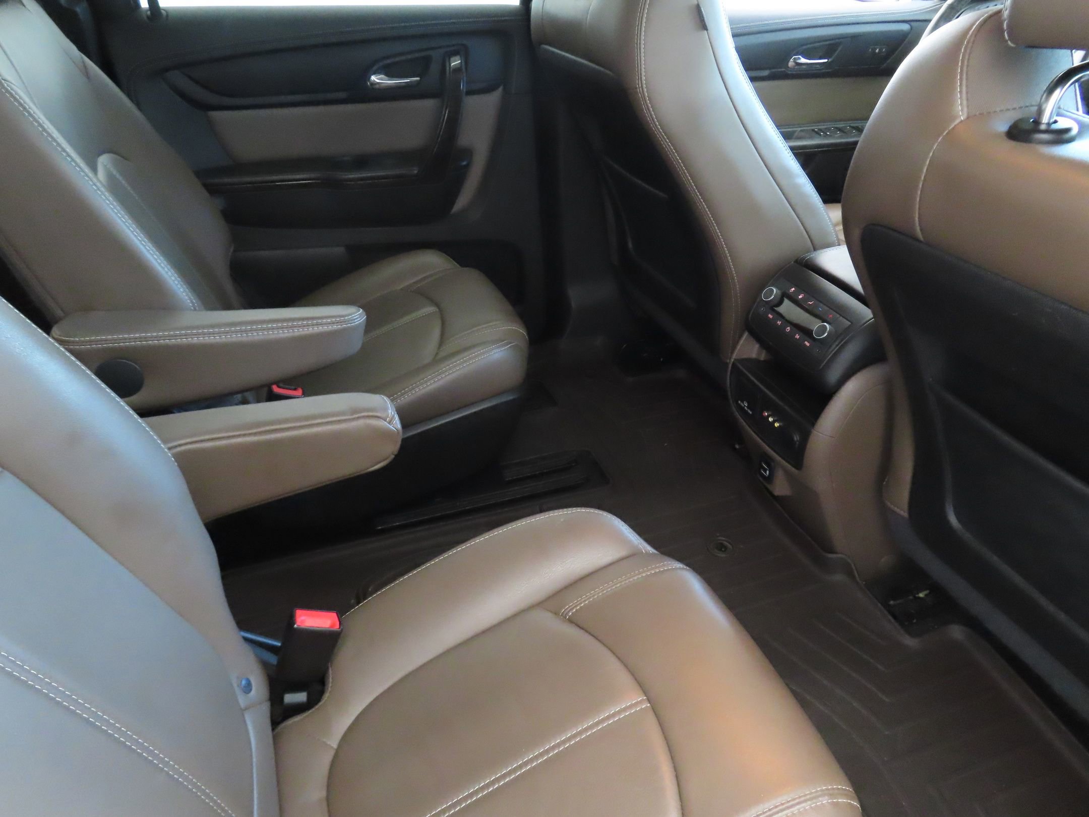 Used 2017 GMC Acadia Limited SLT FWD image 26