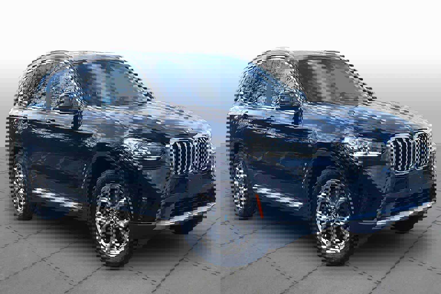 Used 2023 BMW X3 xDrive30i w/ Premium Package image 2