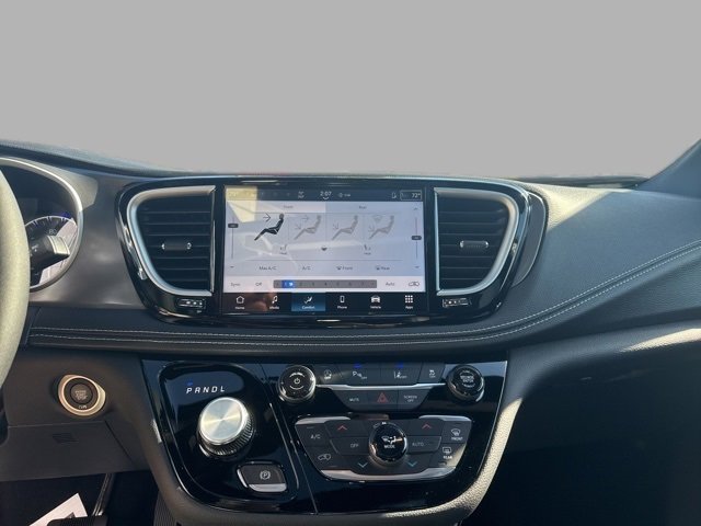 New 2026 Chrysler Pacifica Select image 17