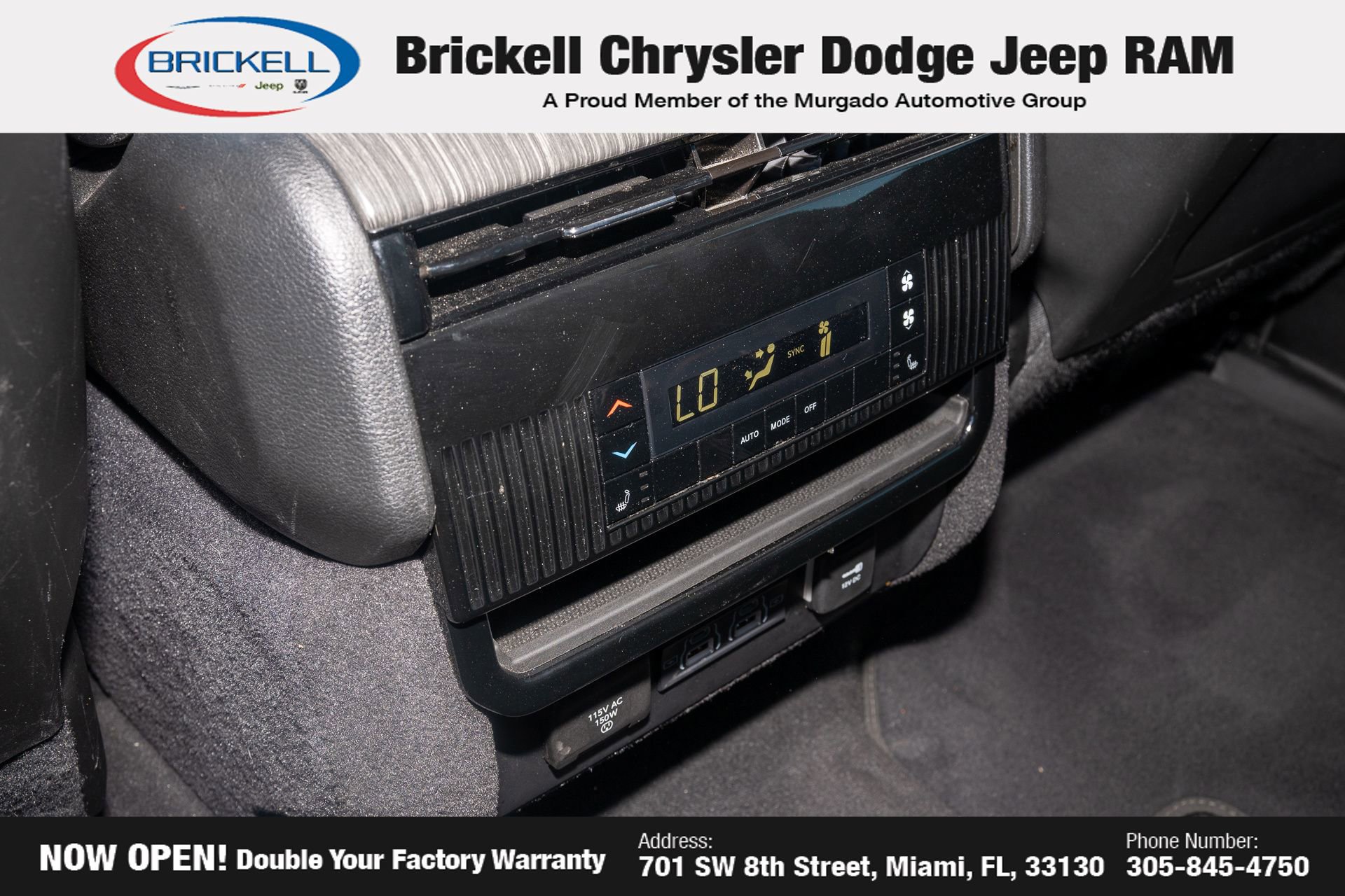 Used 2024 Jeep Wagoneer L Series II w/ Flexible Seating Group image 19