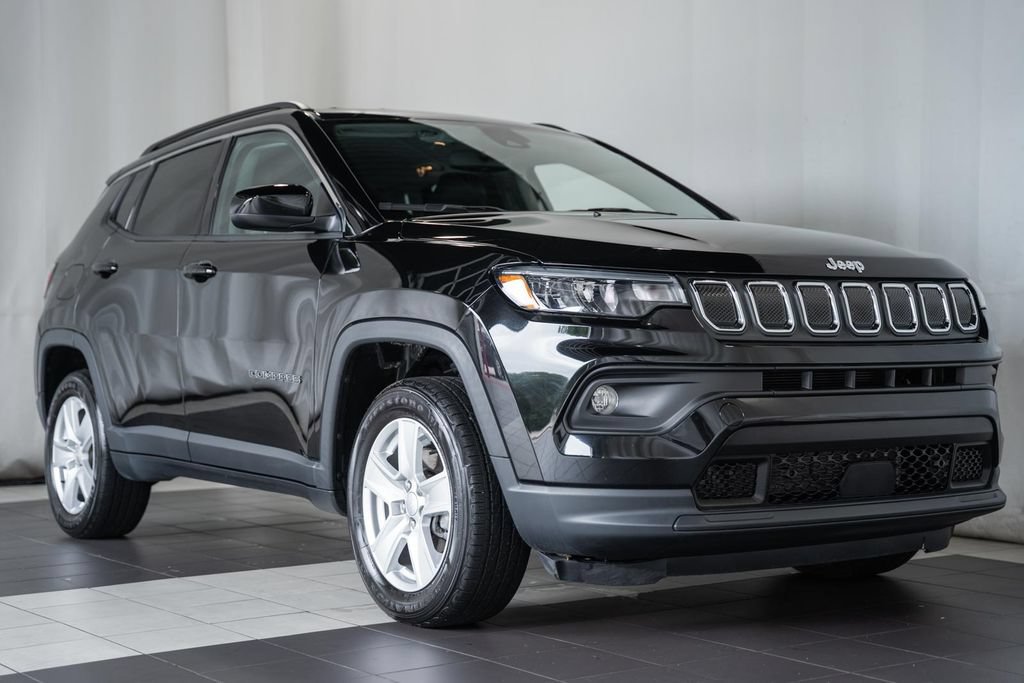 Certified 2022 Jeep Compass Latitude AWD/4WD image 1