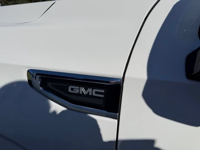 Certified 2024 GMC Yukon XL SLT AWD/4WD image 9