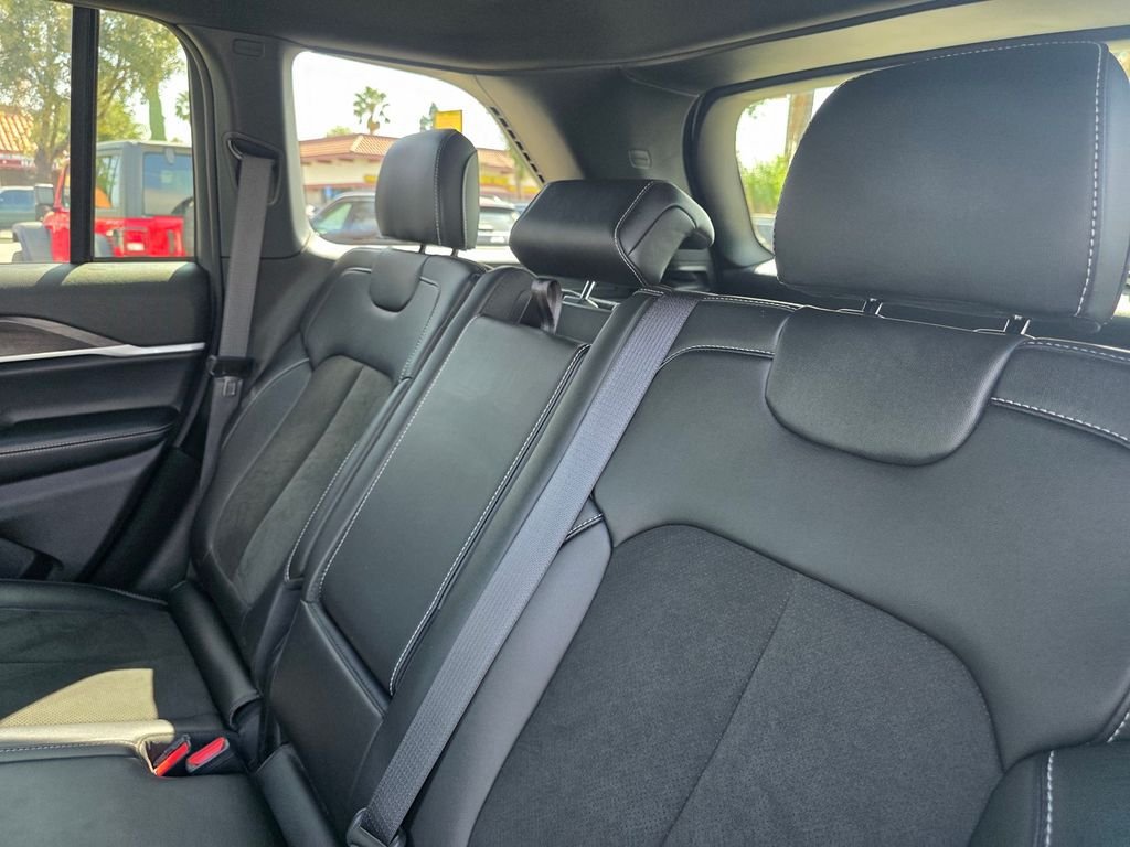 New 2026 Jeep Grand Cherokee Altitude RWD image 9