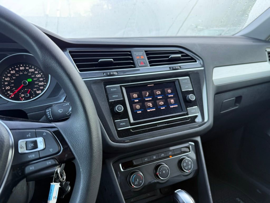 Used 2020 Volkswagen Tiguan S image 21