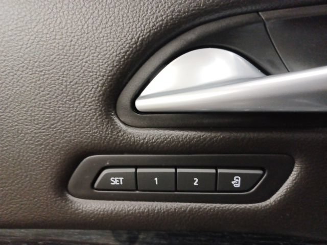 Used 2025 Cadillac XT4 Sport FWD image 17