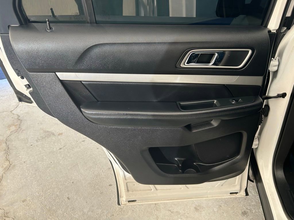 Used 2017 Ford Explorer XLT w/ Equipment Group 202A image 24