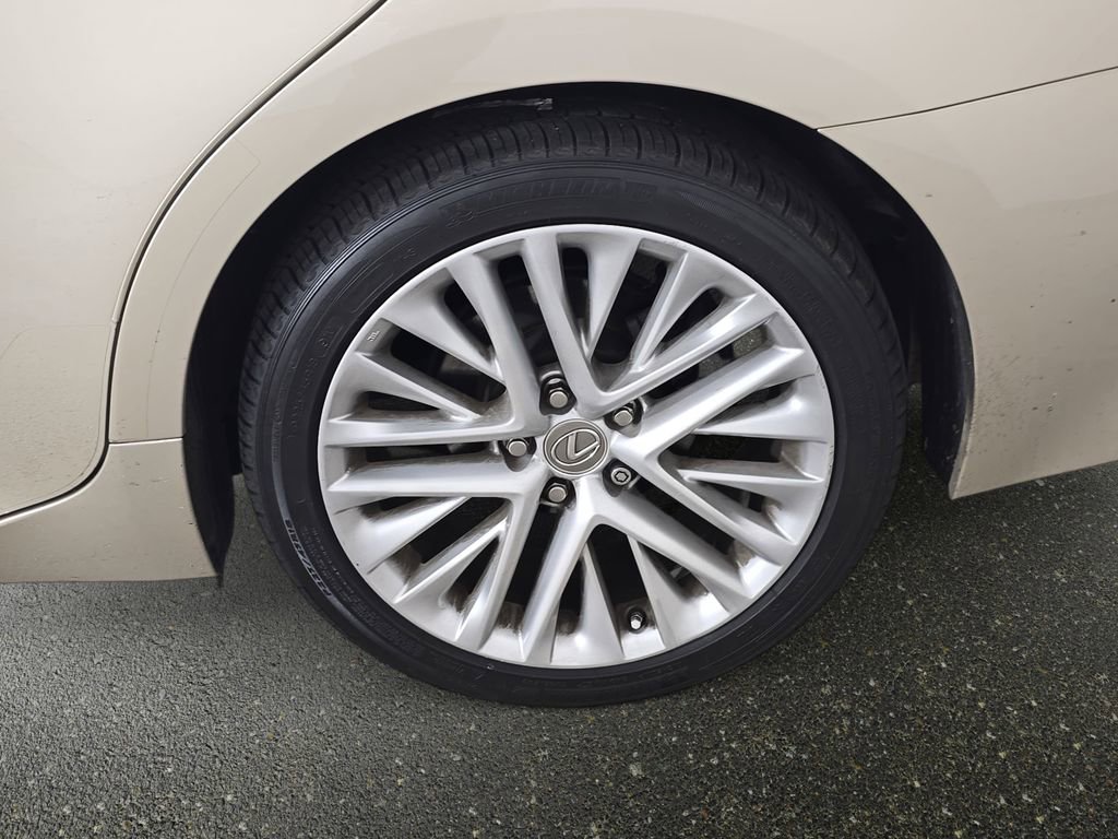 Used 2016 Lexus ES 350 w/ Luxury Package w/Wood Trim image 37