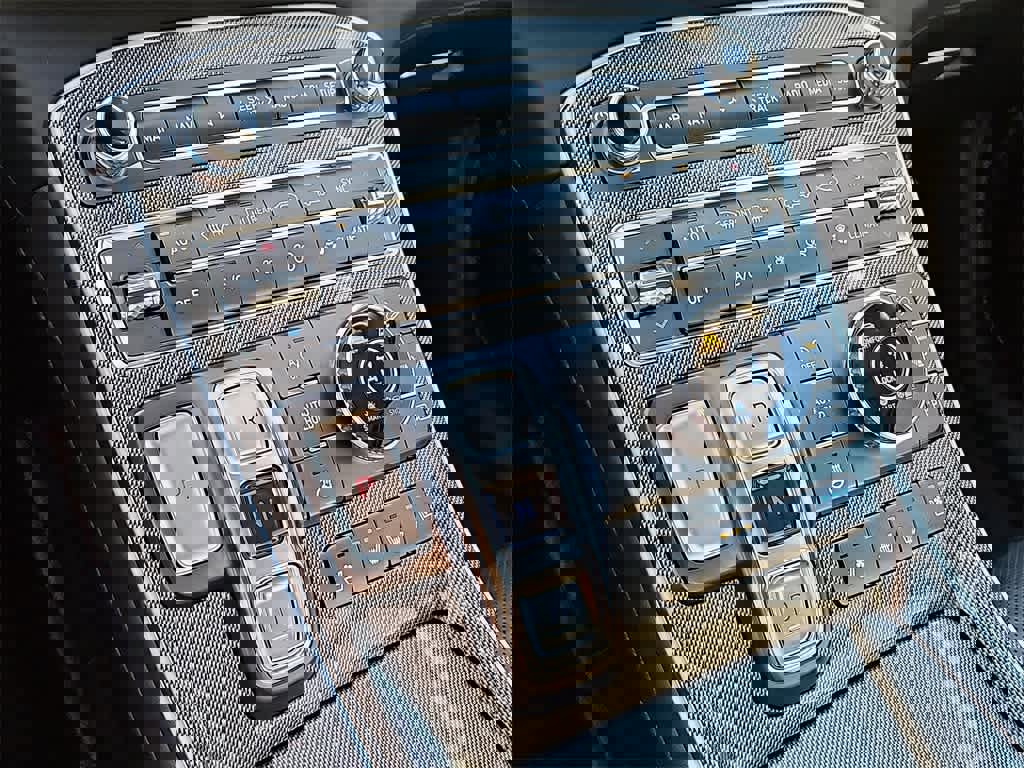 Used 2023 Hyundai Santa Fe Limited image 14