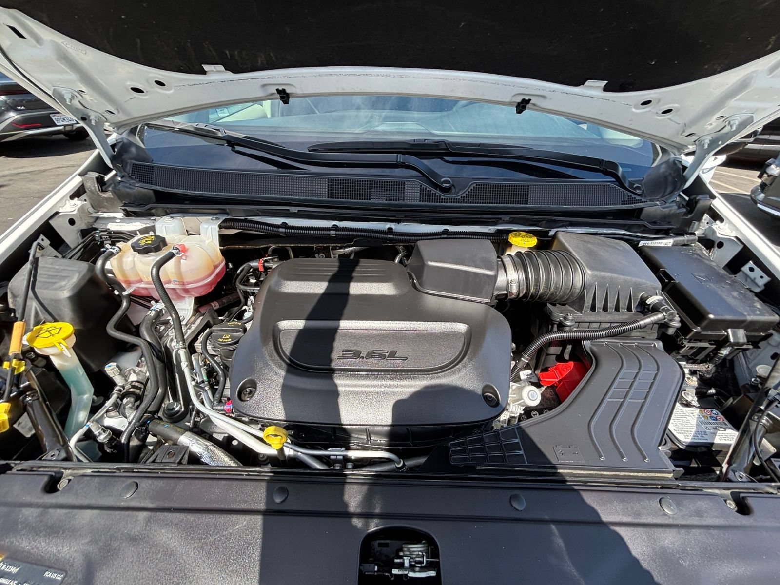 Used 2024 Chrysler Pacifica Touring-L FWD image 34