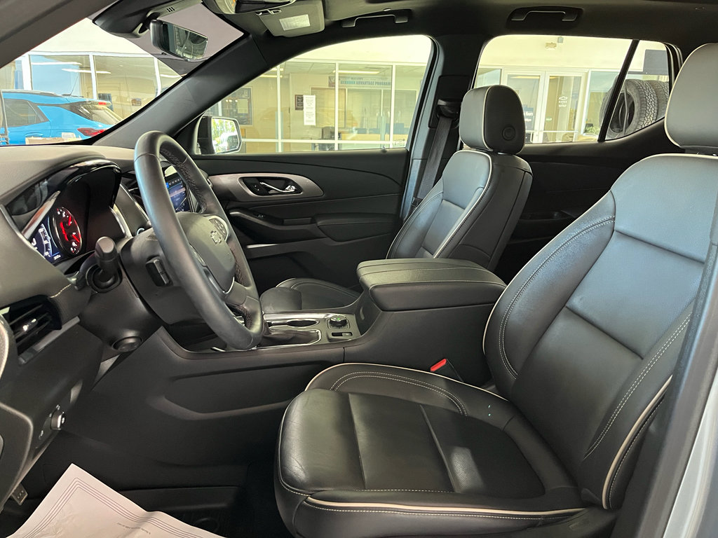 Used 2023 Chevrolet Traverse Premier w/ Redline Edition image 13