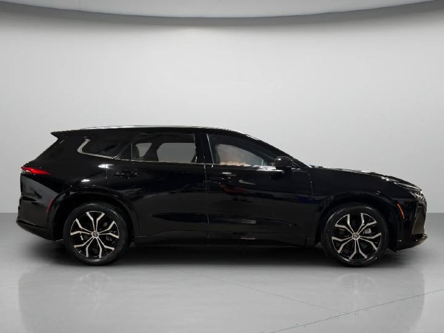 Used 2025 Toyota Crown Signia AWD/4WD image 2