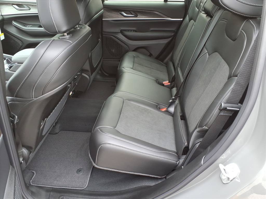 New 2027 Jeep Grand Cherokee 4WD image 13