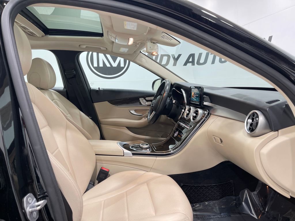 Used 2019 Mercedes-Benz C 300 4MATIC Sedan image 30