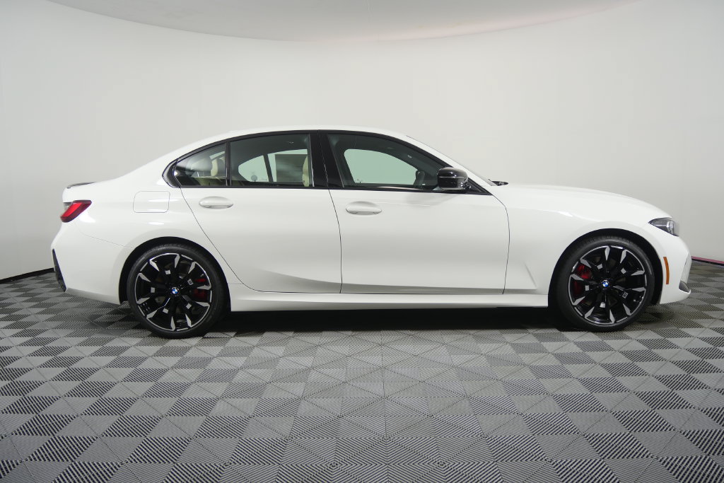 New 2026 BMW 330i Sedan w/ M Sport Package RWD image 3