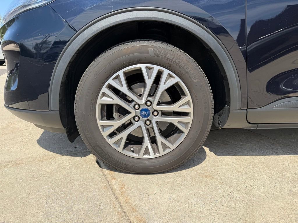 Used 2021 Ford Escape SEL w/ Technology Package image 16