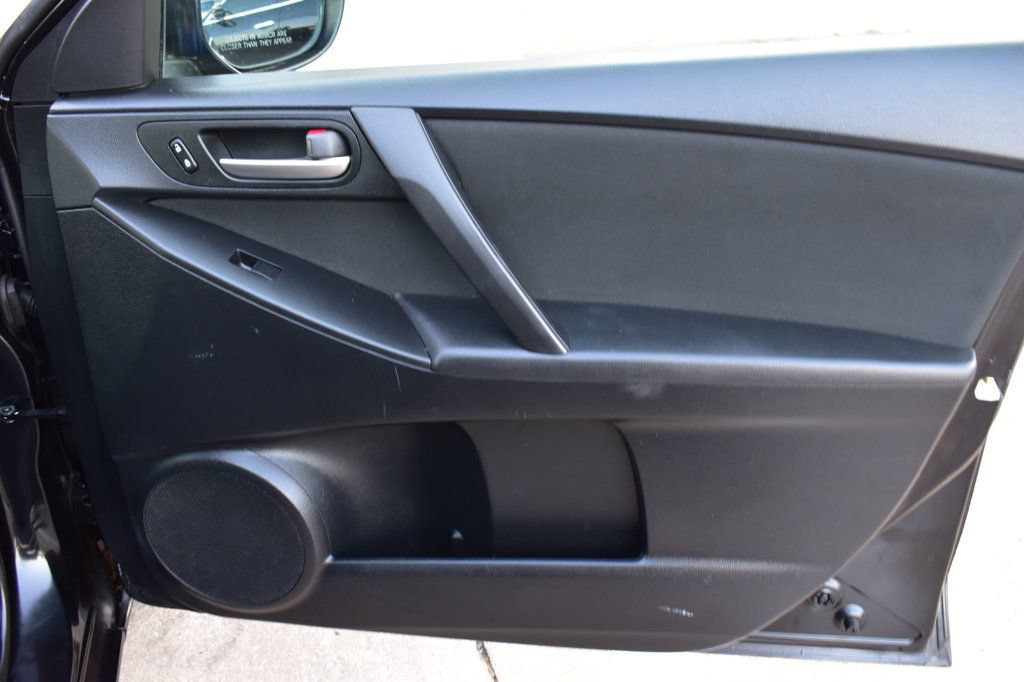 Used 2012 MAZDA MAZDA3 i Sport FWD image 39