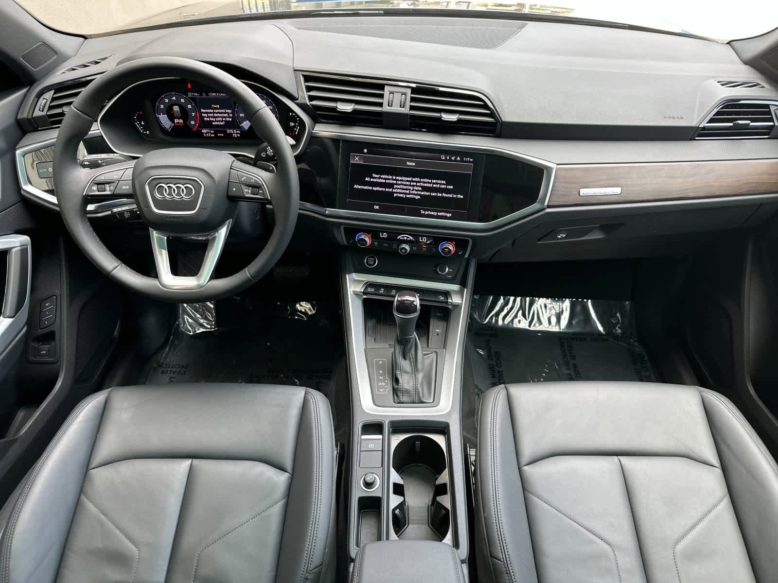 Used 2025 Audi Q3 2.0T Premium w/ Convenience Package AWD/4WD image 3