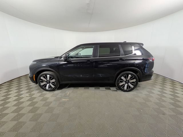 Used 2025 Mitsubishi Outlander SE AWD/4WD image 24