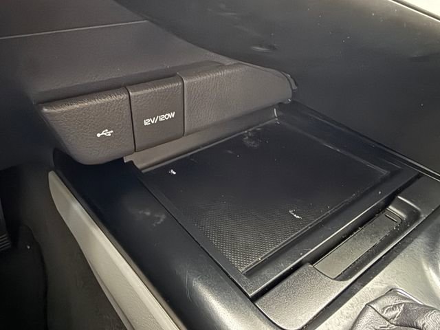 Used 2020 Toyota Camry LE image 19