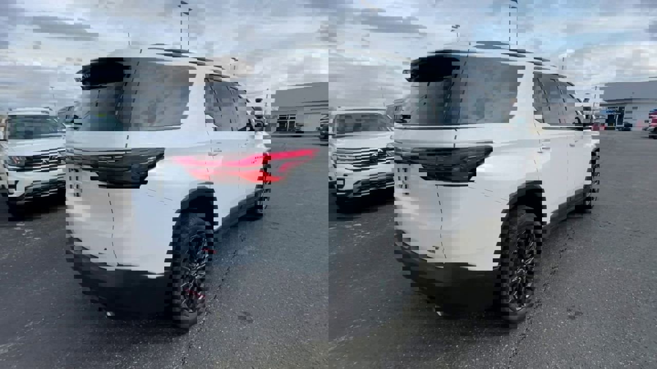 Used 2023 Chevrolet Traverse RS w/ LPO, Floor Liner Package image 9