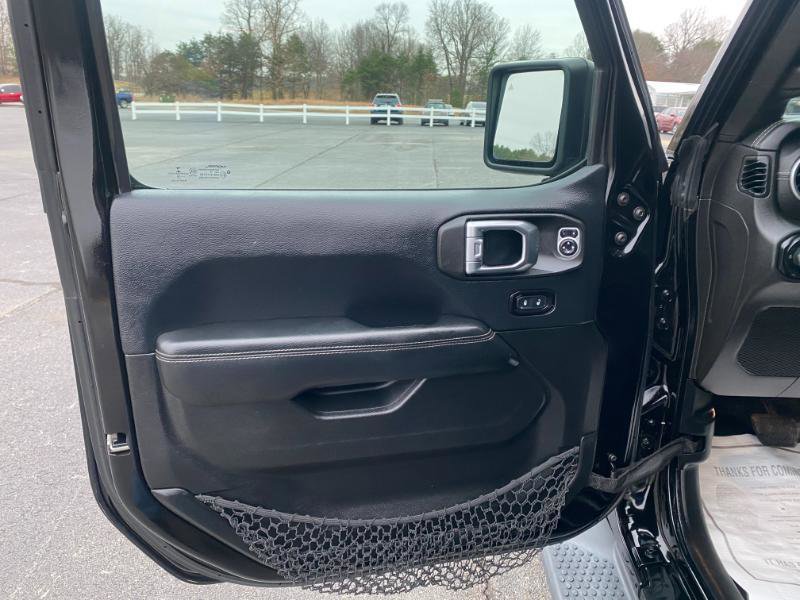 Used 2018 Jeep Wrangler Unlimited Sahara image 12