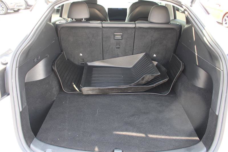 Used 2022 Tesla Model Y Long Range image 23