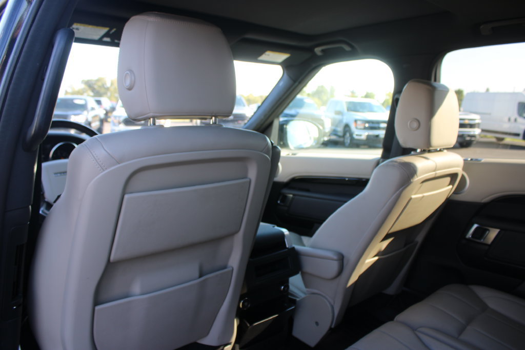 Used 2019 Land Rover Discovery SE AWD/4WD image 26