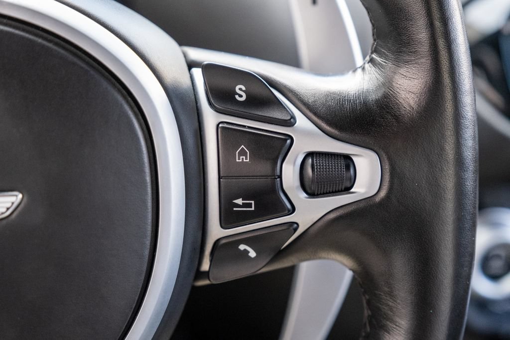 Used 2019 Aston Martin V8 Vantage Coupe RWD image 35