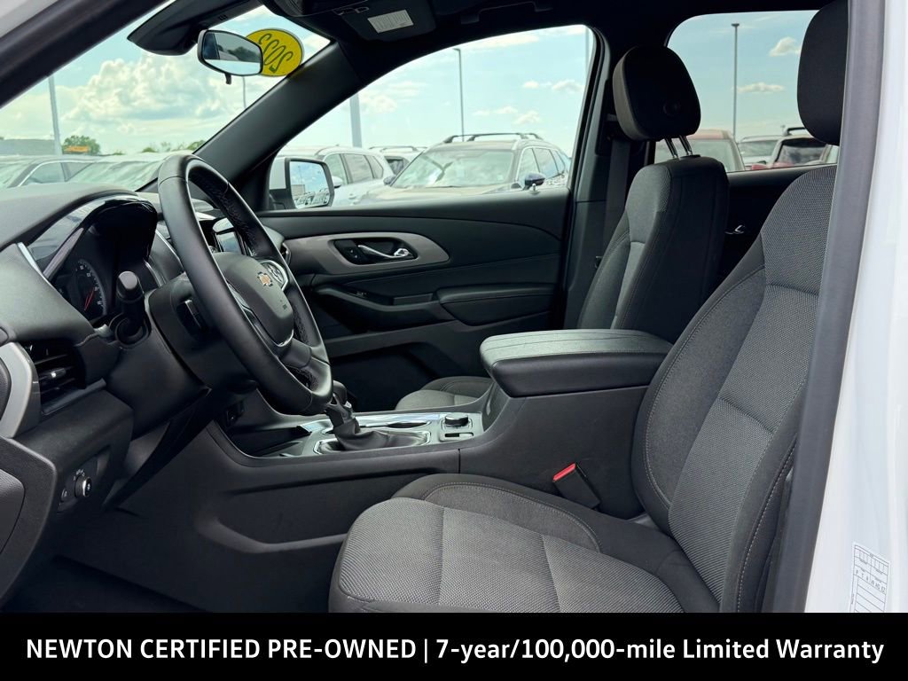 Used 2023 Chevrolet Traverse LT FWD image 12