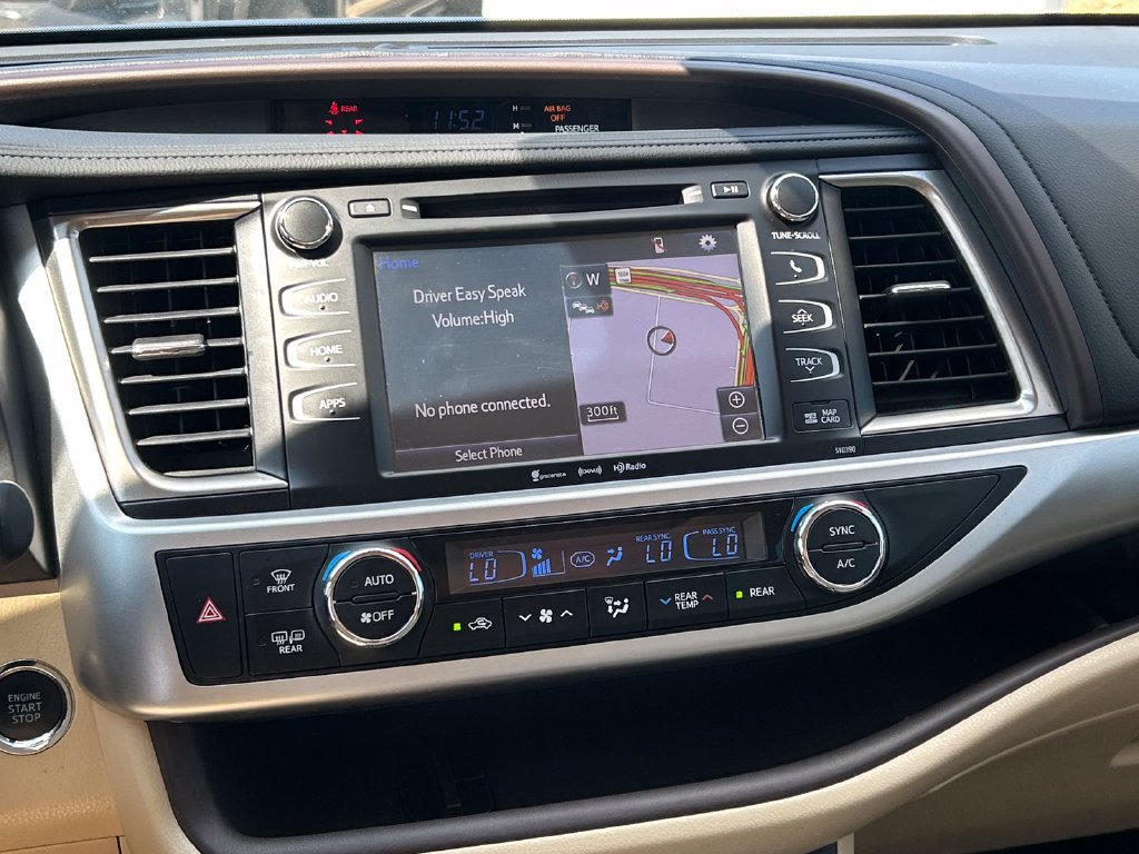 Used 2019 Toyota Highlander XLE FWD image 22