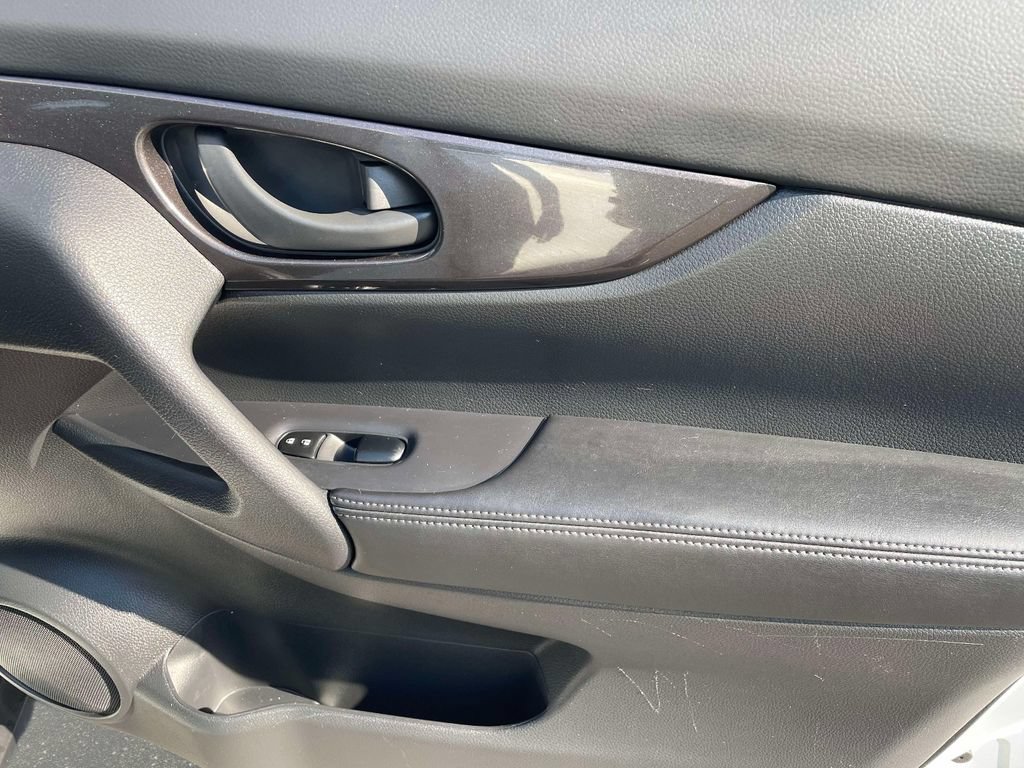 Used 2019 Nissan Rogue S FWD image 9