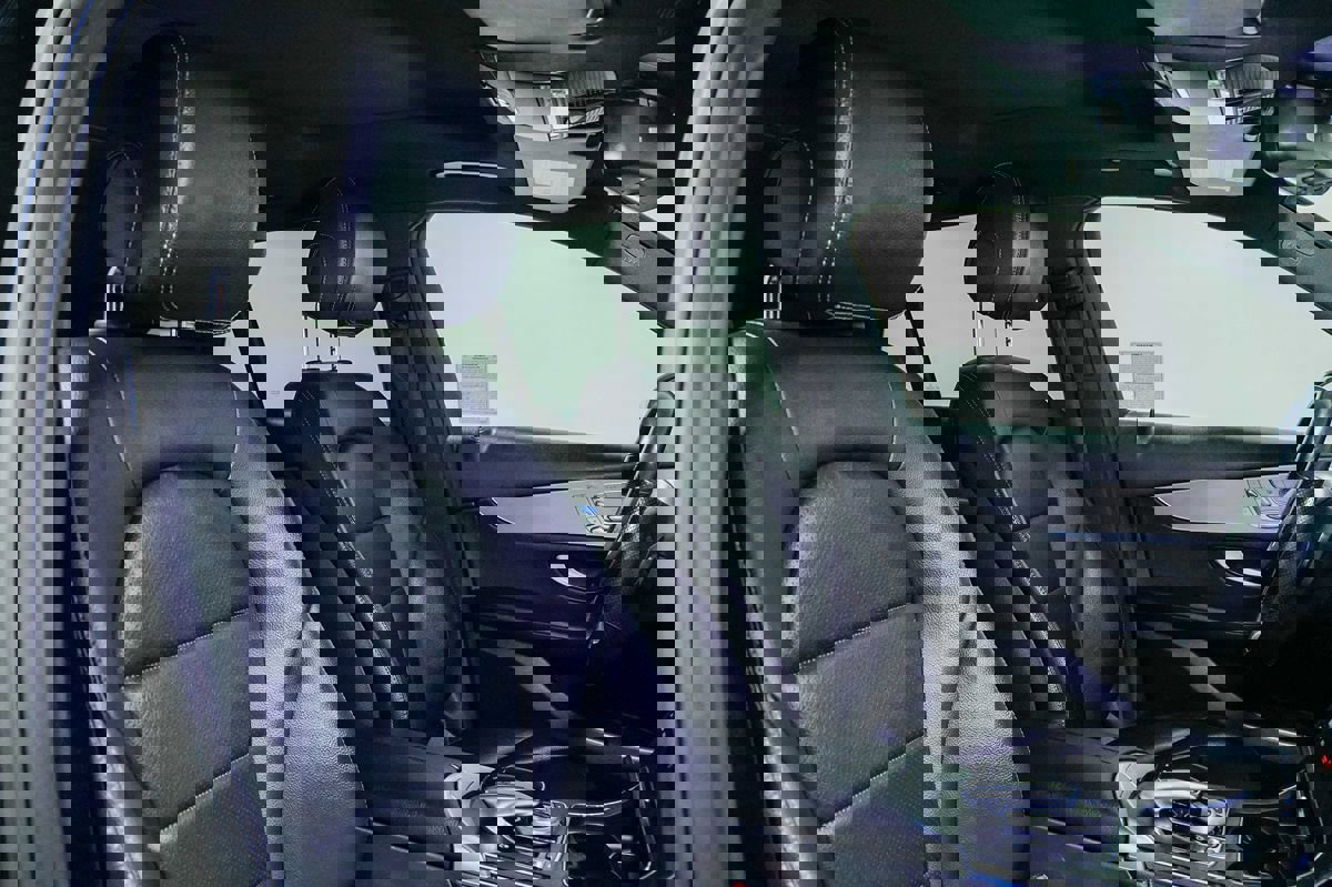 Used 2019 Mercedes-Benz GLC 300 4MATIC image 26