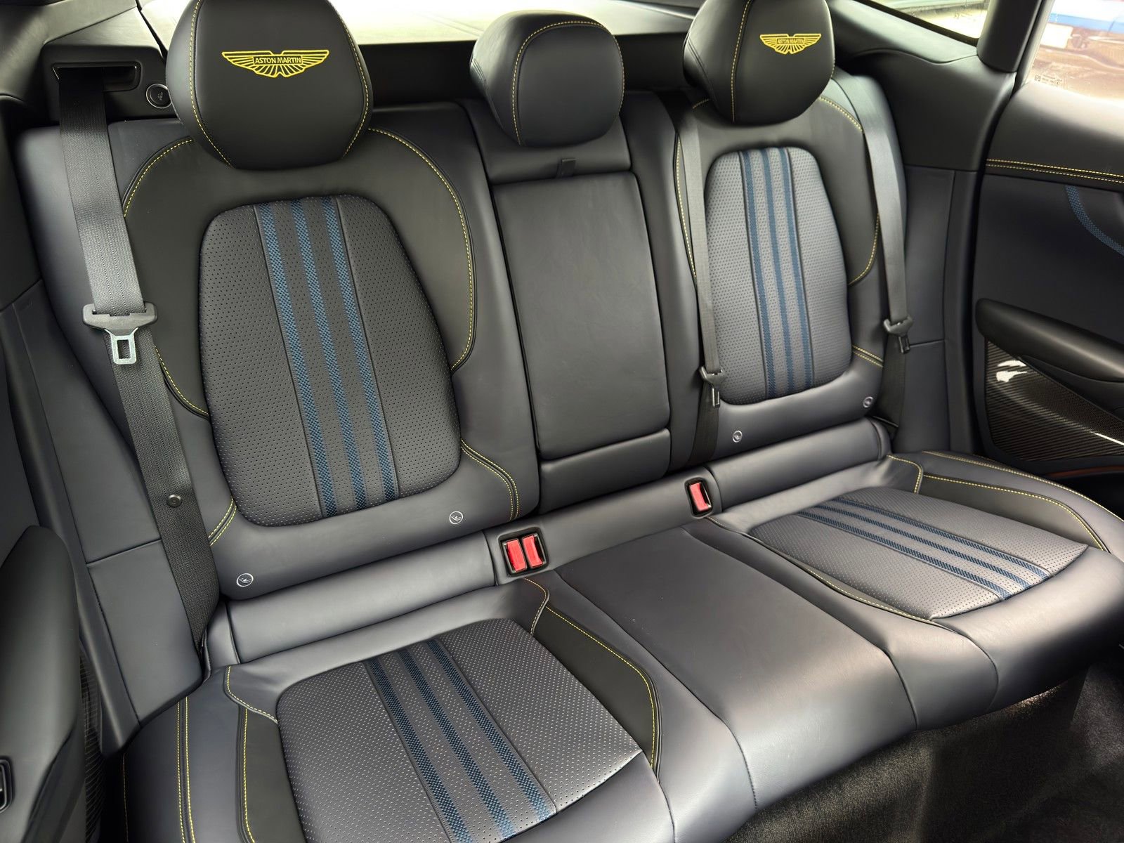 Used 2025 Aston Martin DBX 707 image 20